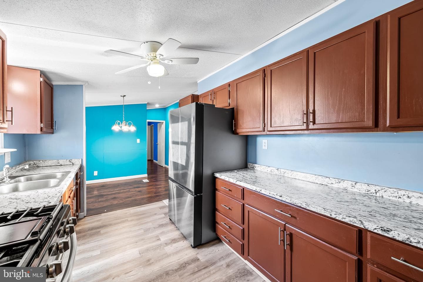 52 Lewis Drive photo 4