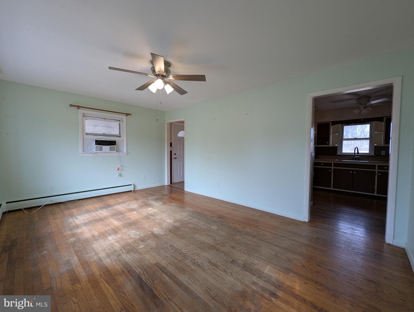 919 Luke Street photo 27