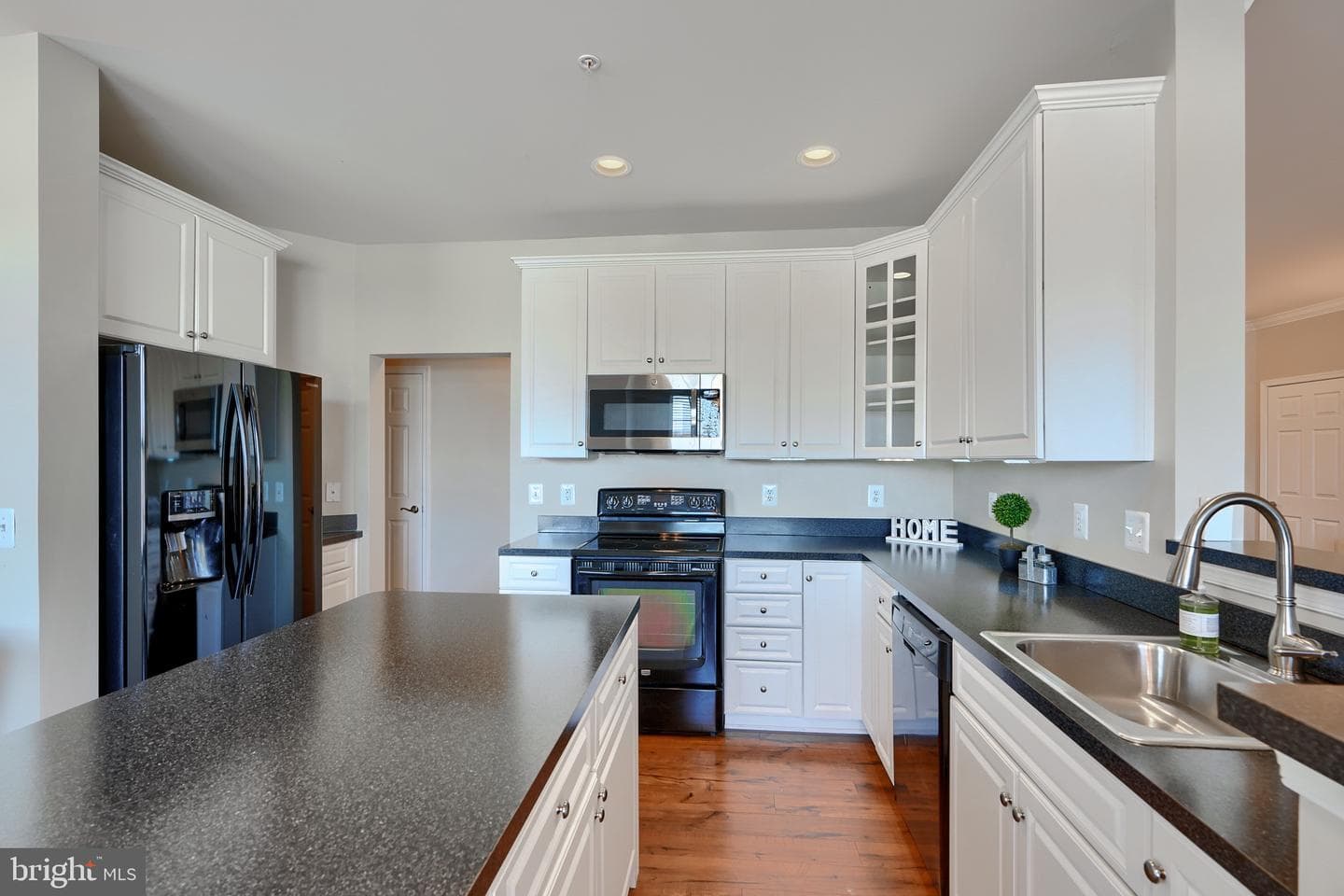 1813 Selvin Drive #301 photo 14