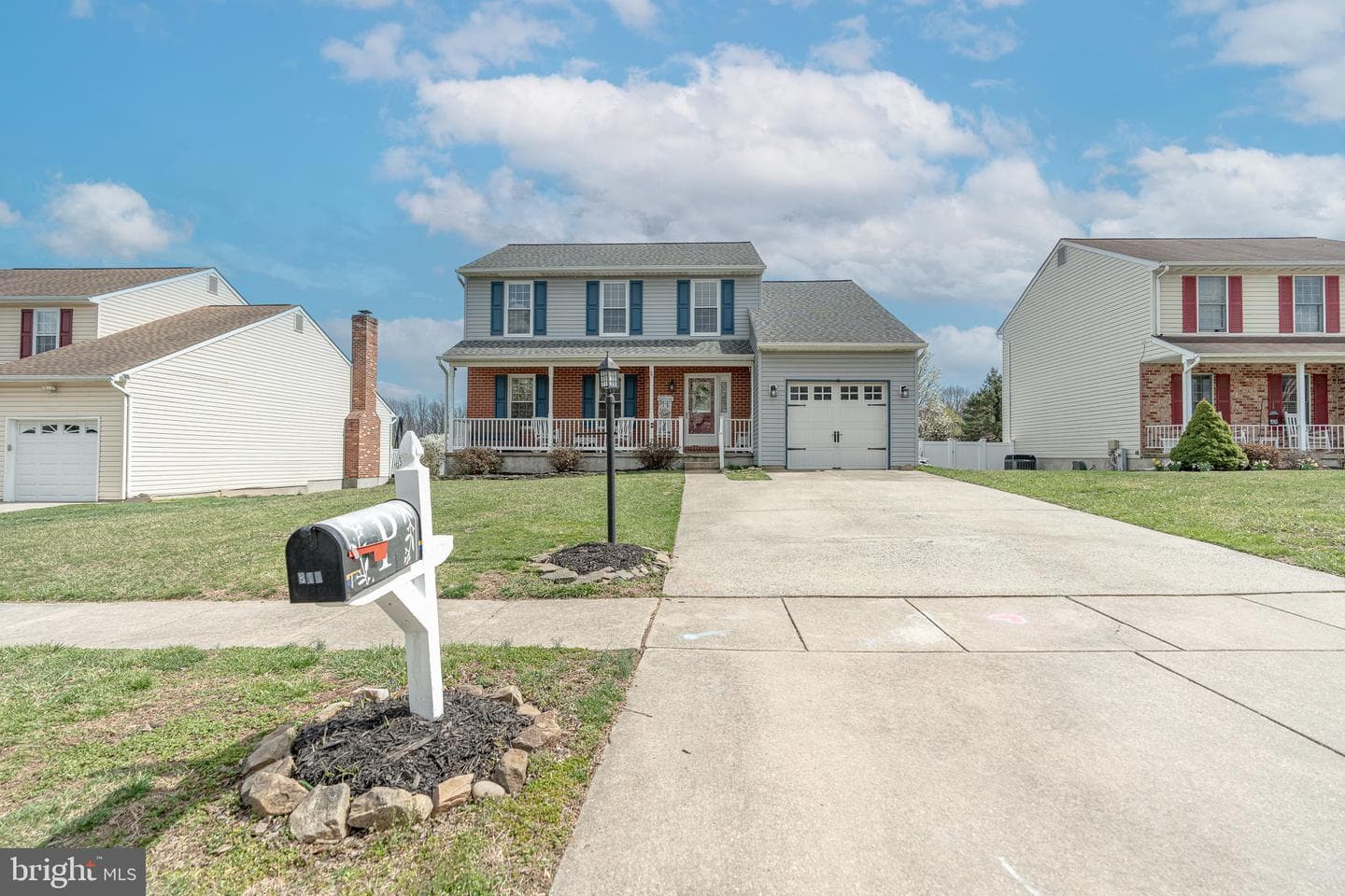 811 Litchfield Circle