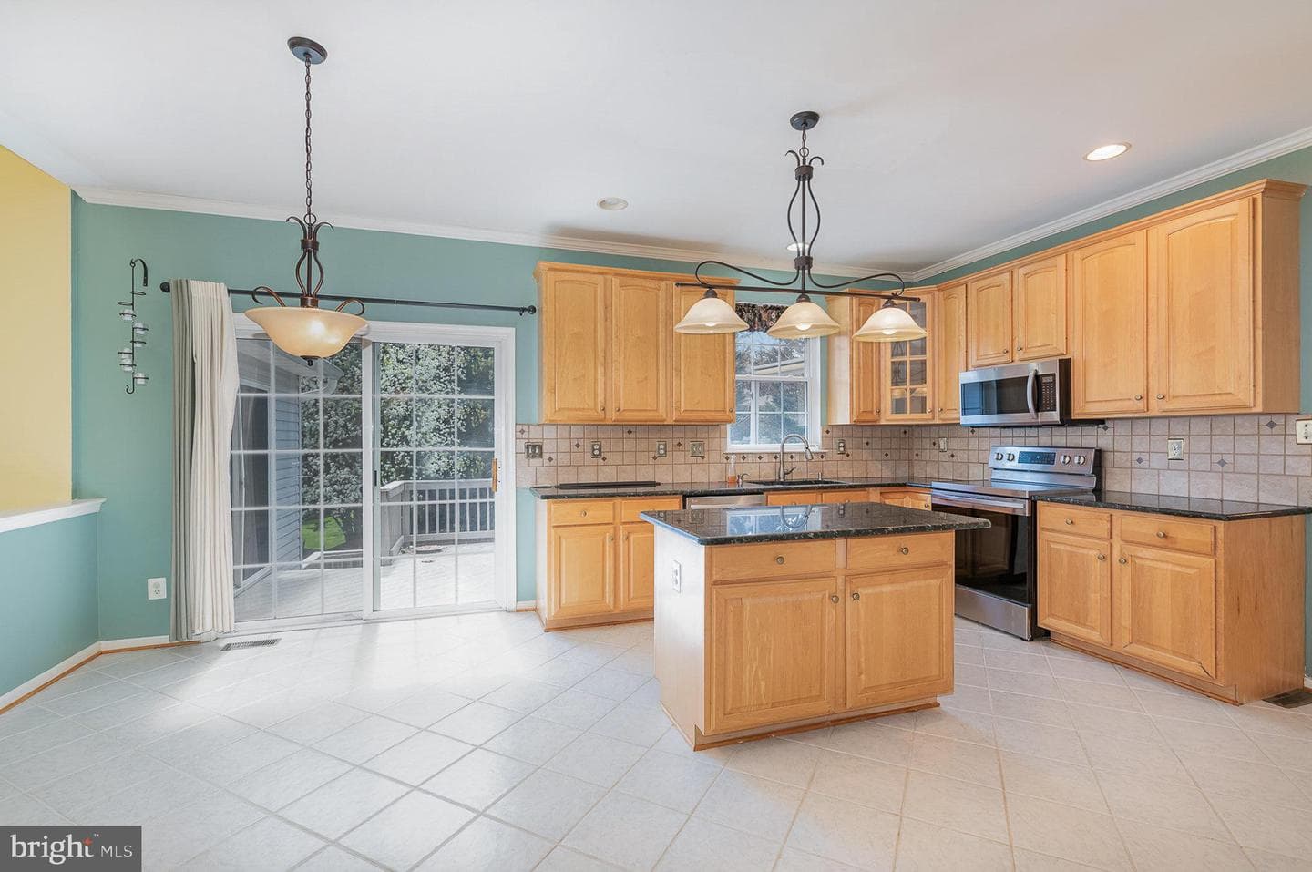 704 Greenglade Court photo 13