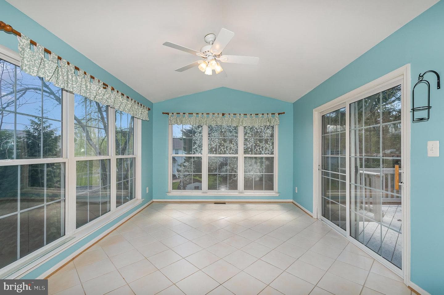 704 Greenglade Court photo 15