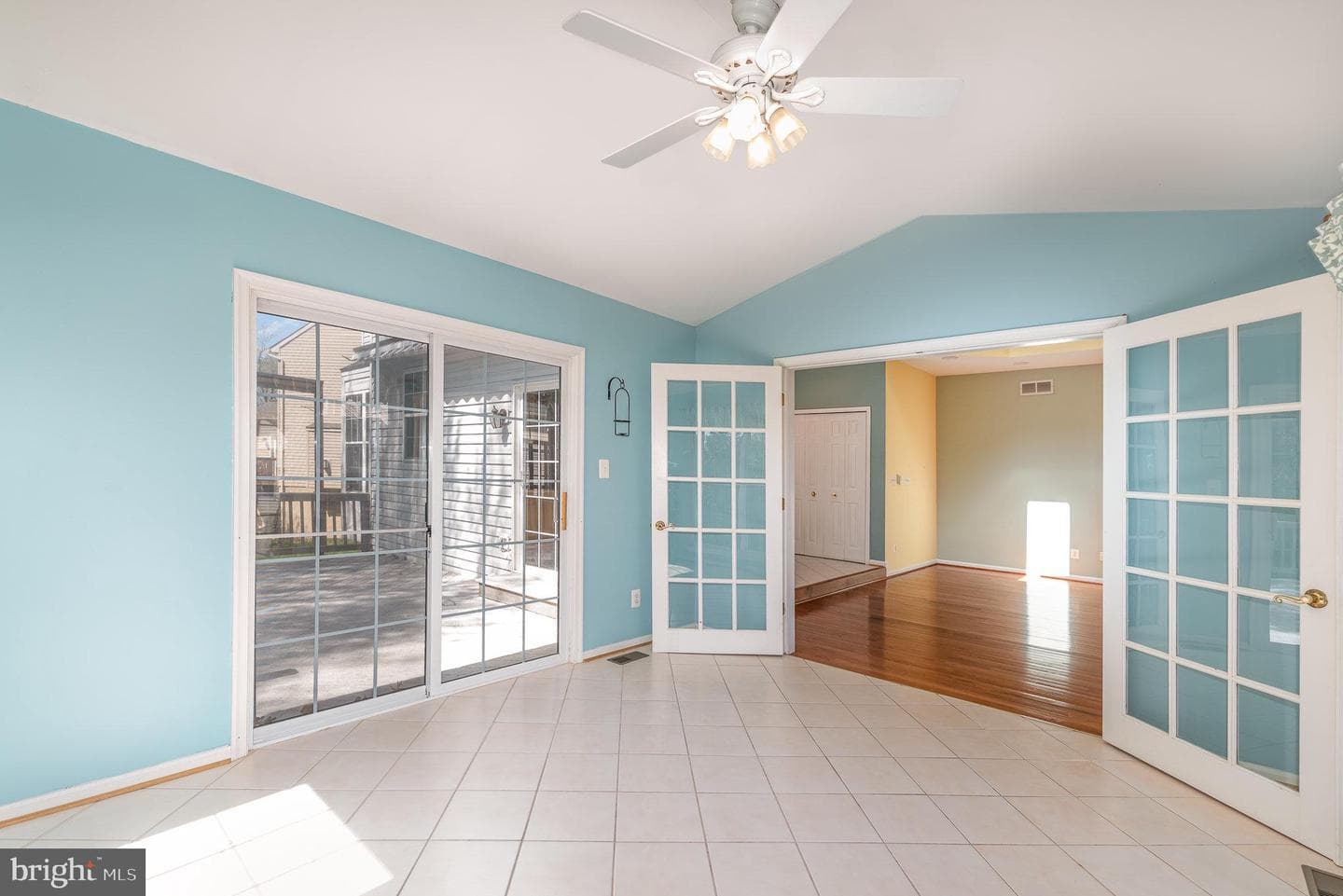 704 Greenglade Court photo 16