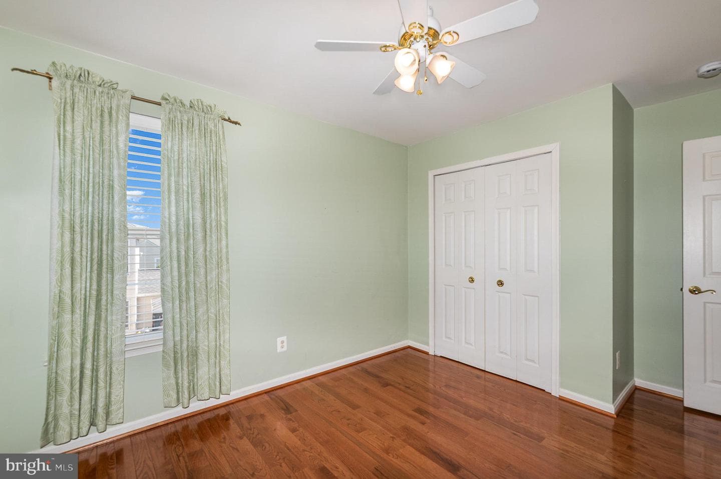 704 Greenglade Court photo 29