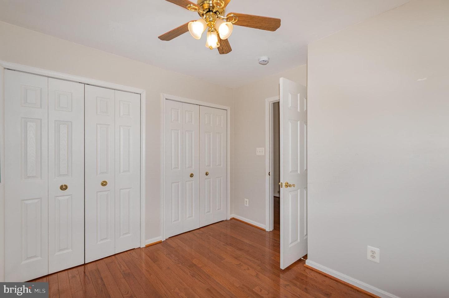 704 Greenglade Court photo 34