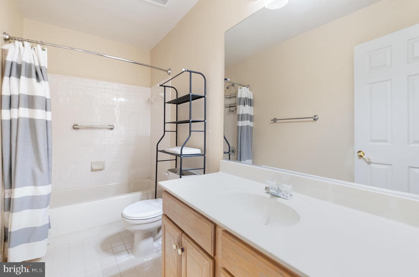 704 Greenglade Court photo 38