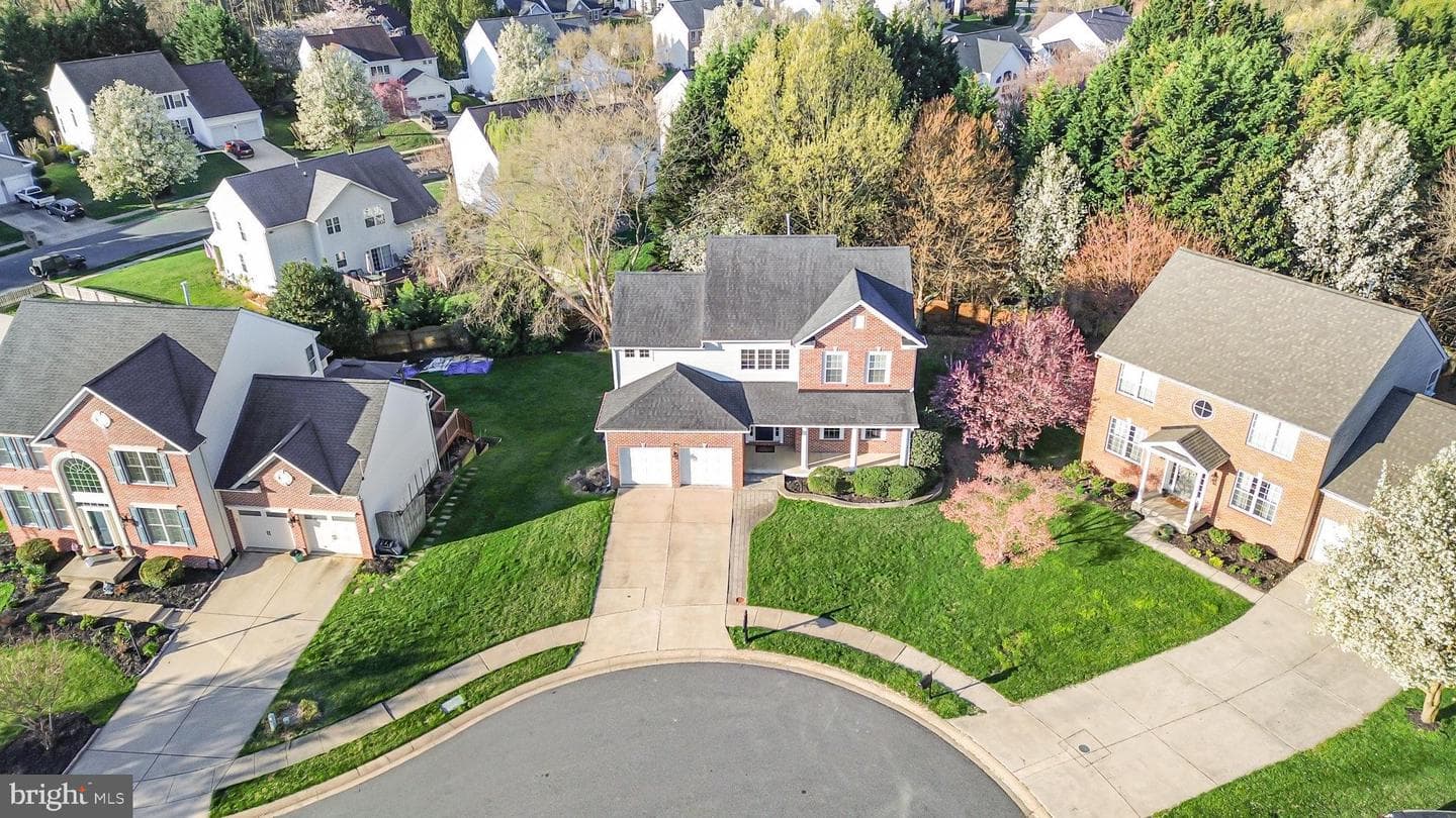 704 Greenglade Court photo 49