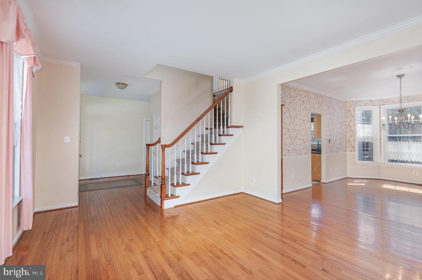 704 Greenglade Court photo 9