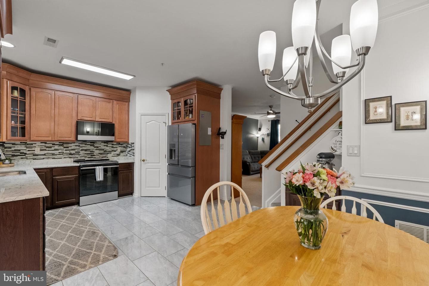 566 Kirkcaldy Way photo 13