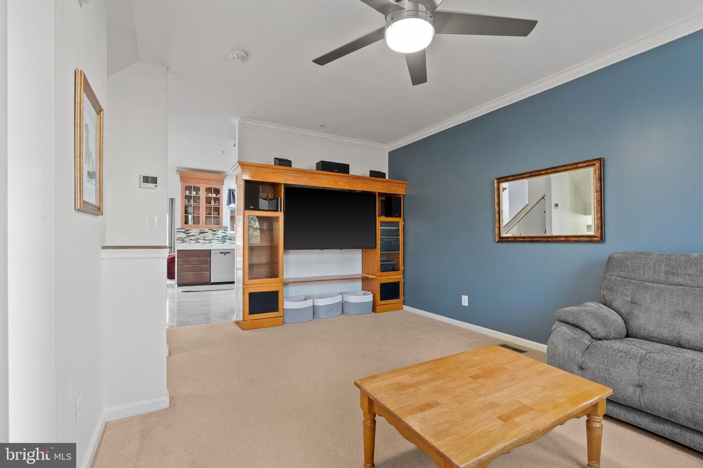 566 Kirkcaldy Way photo 5