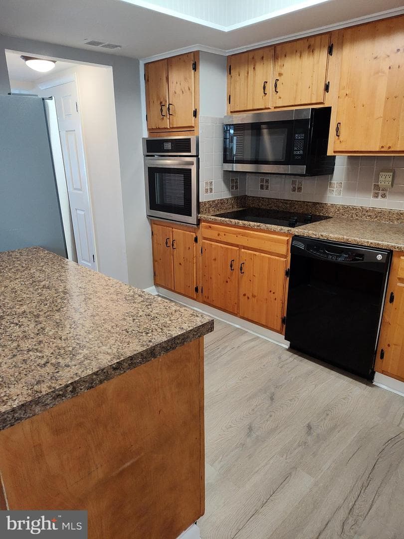 658 Shore Drive photo 8