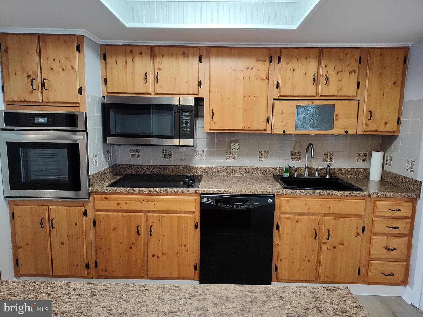 658 Shore Drive photo 9