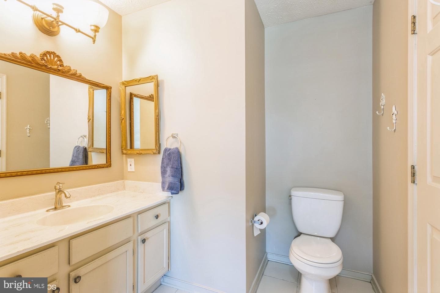660 Kildonan Court photo 15