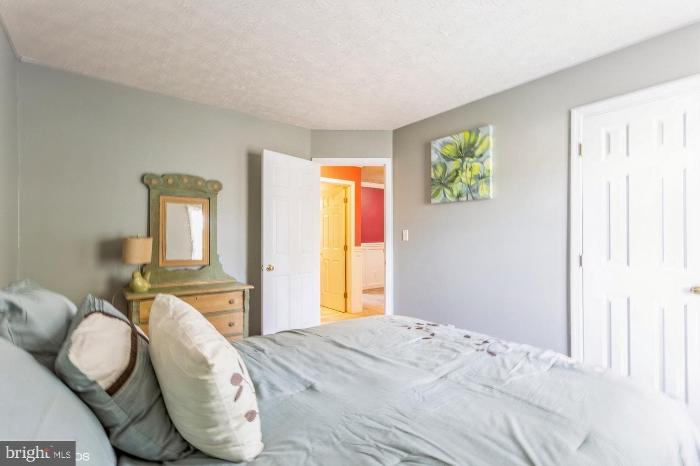 660 Kildonan Court photo 17