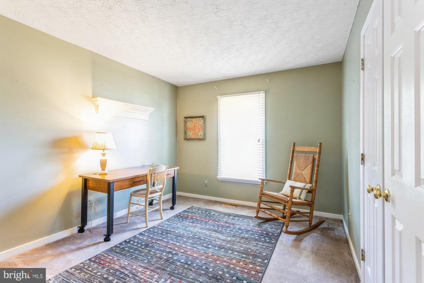 660 Kildonan Court photo 19