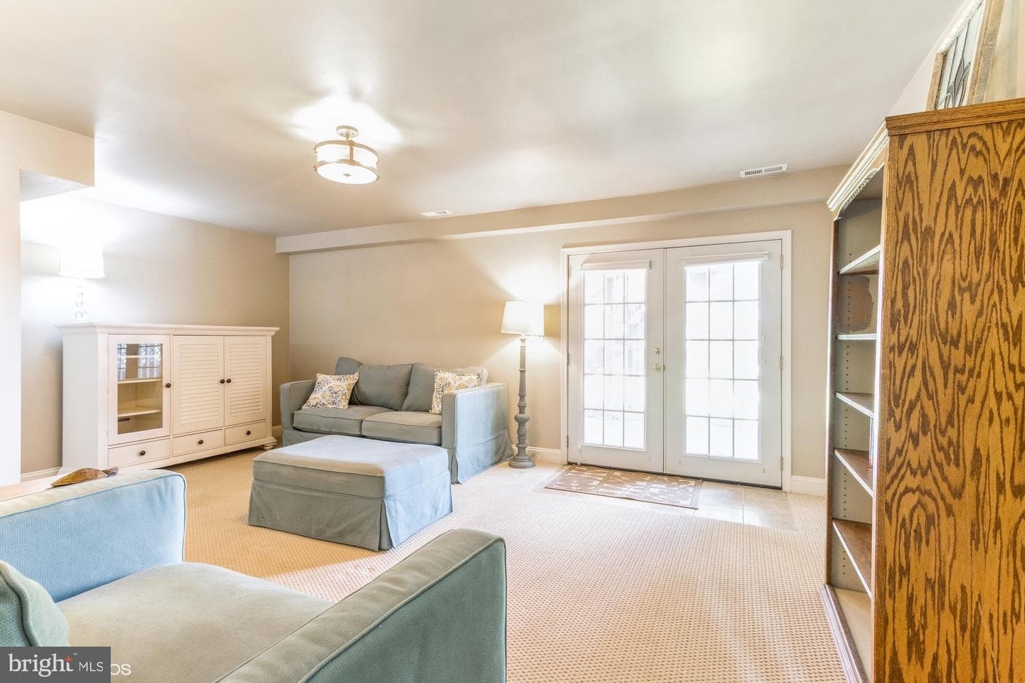 660 Kildonan Court photo 23