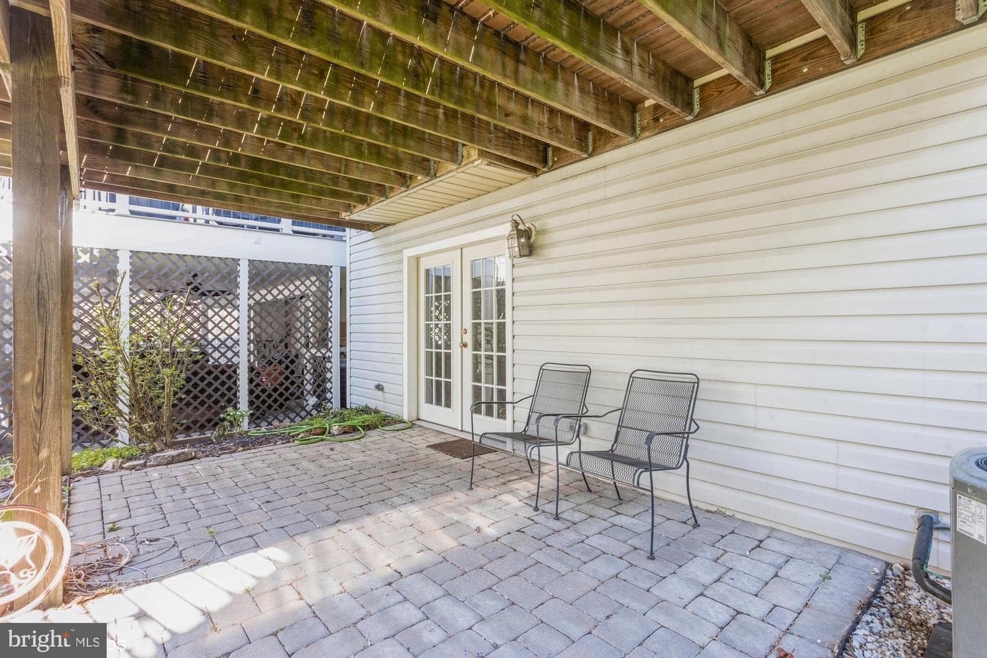660 Kildonan Court photo 29