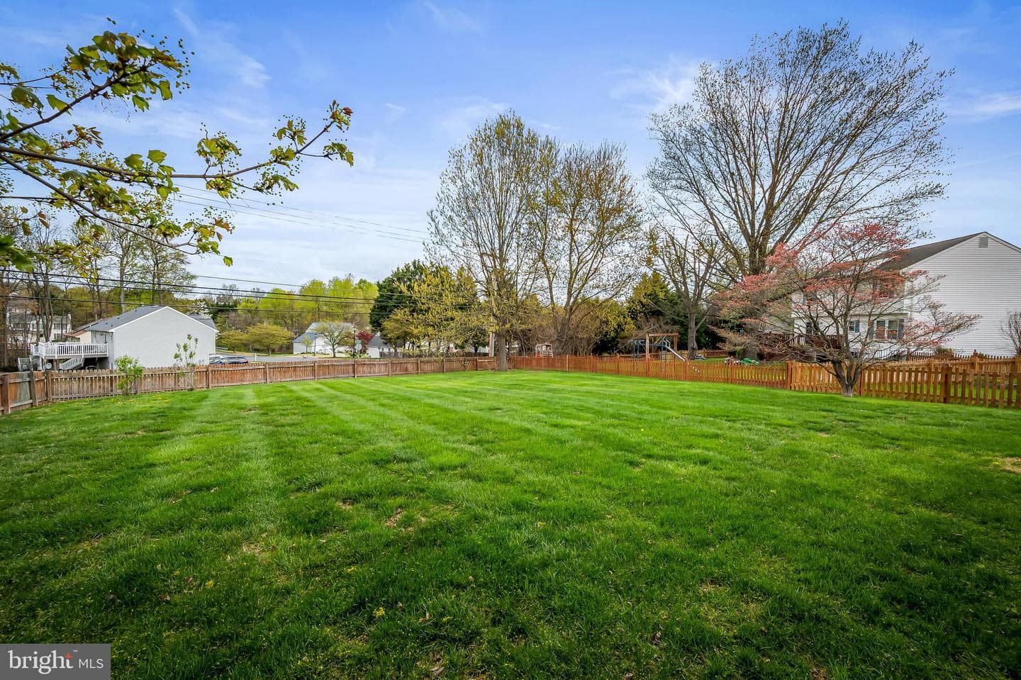 228 Heather Way photo 2
