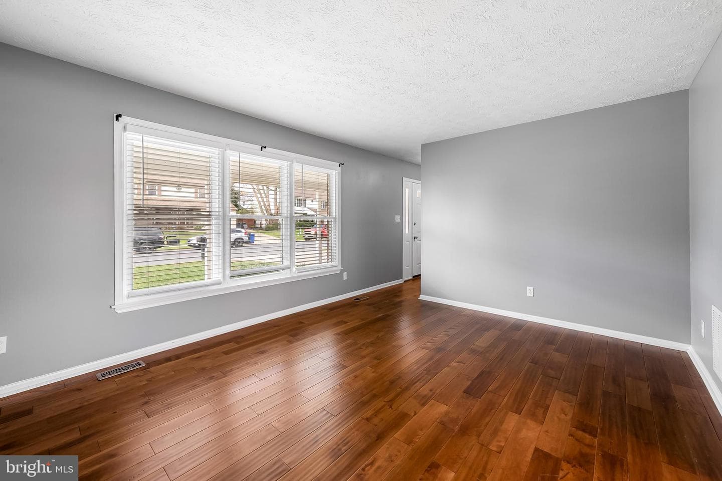 228 Heather Way photo 5