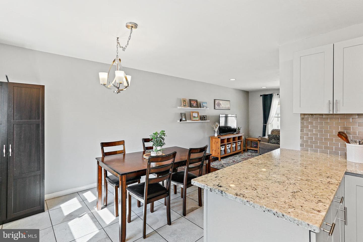 2407 Sycamore Lane photo 10