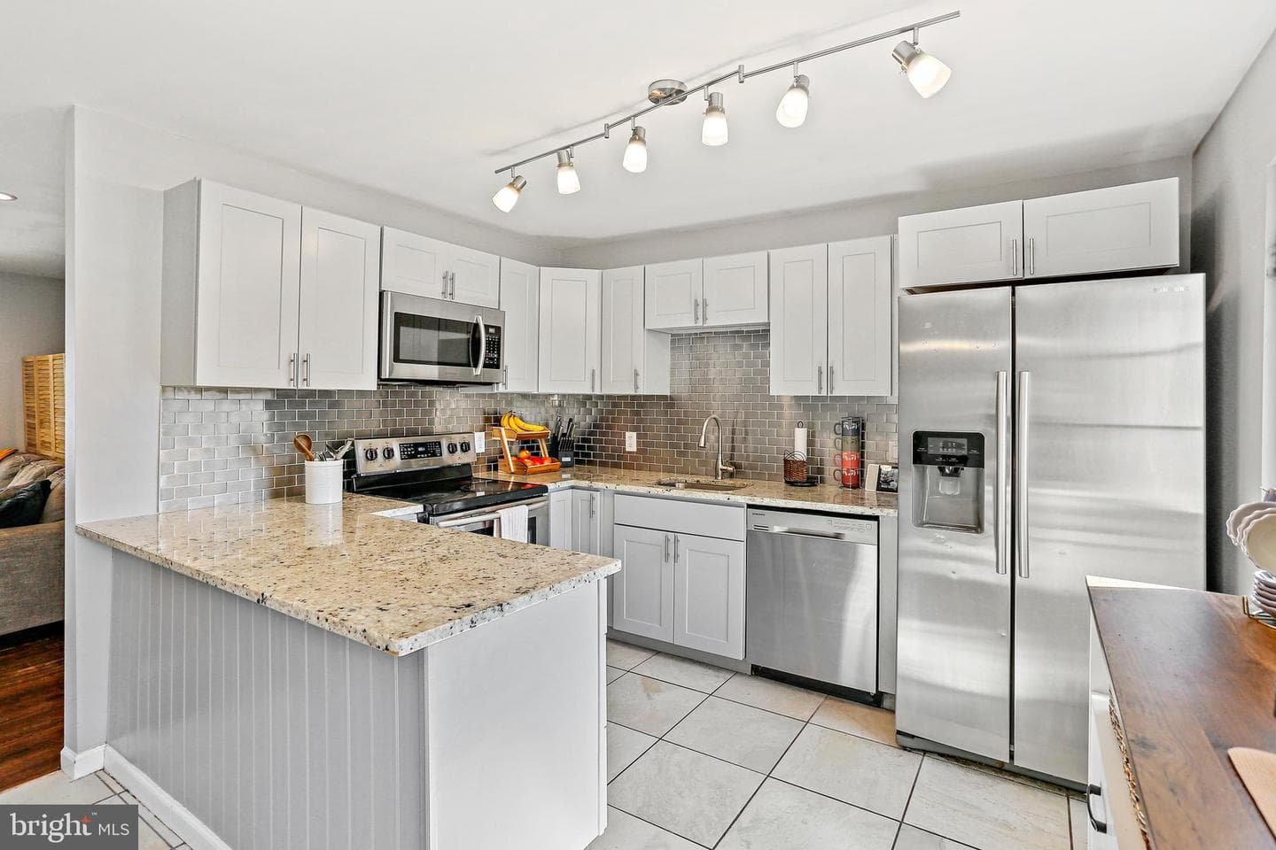 2407 Sycamore Lane photo 6