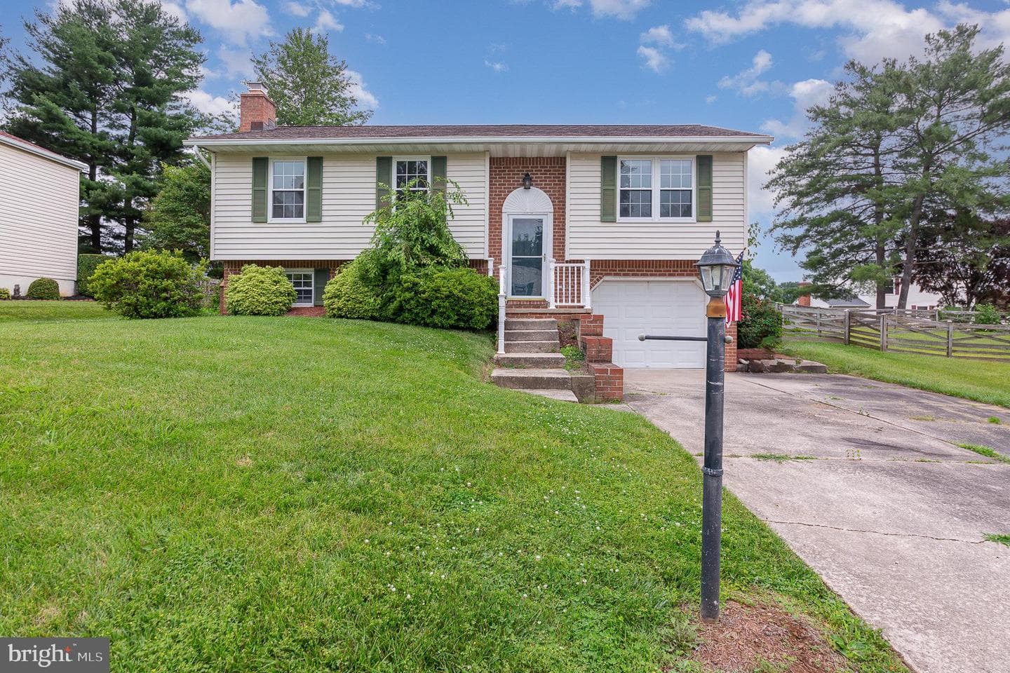 2943 Strathaven Lane