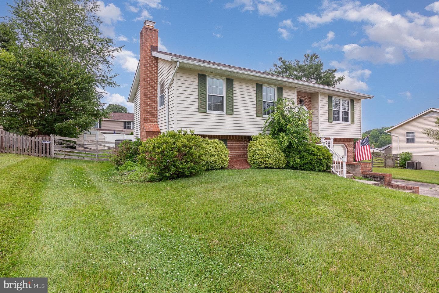 2943 Strathaven Lane photo 2