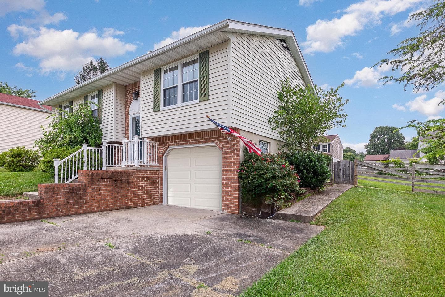 2943 Strathaven Lane photo 3