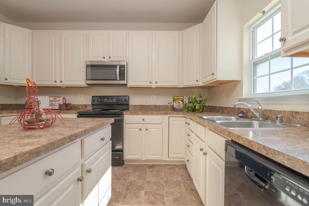 1723 Waltman Road photo 8