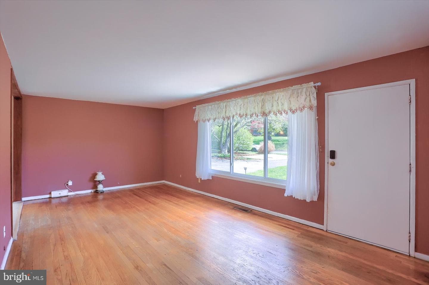 118 W Belcrest Road photo 10
