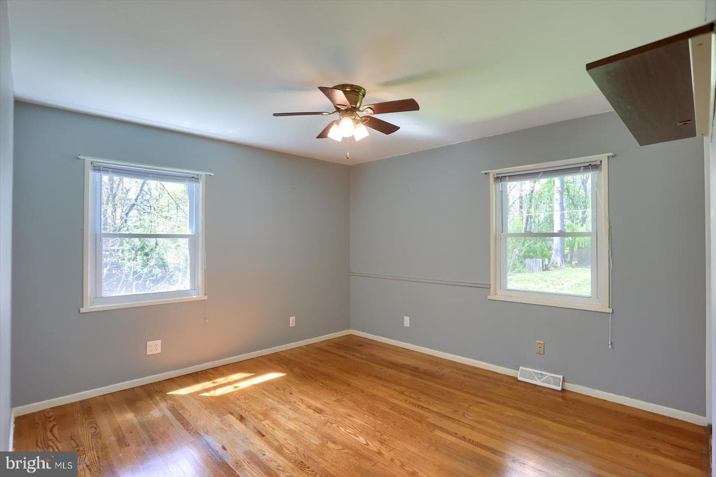 118 W Belcrest Road photo 12