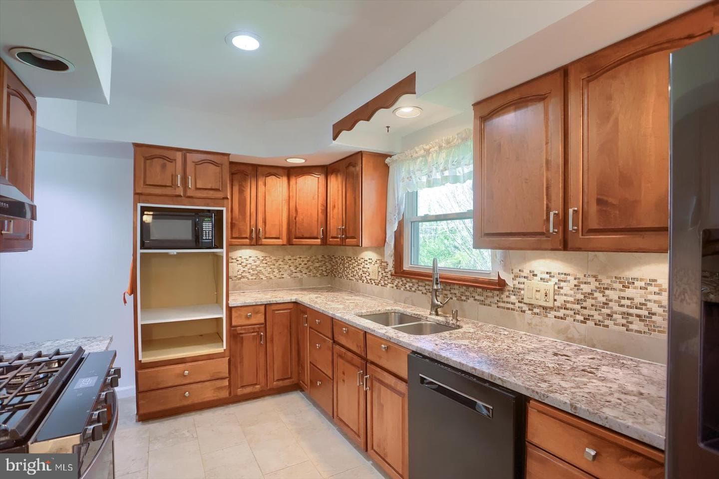 118 W Belcrest Road photo 13