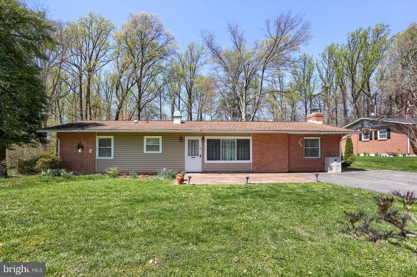 118 W Belcrest Road photo 2