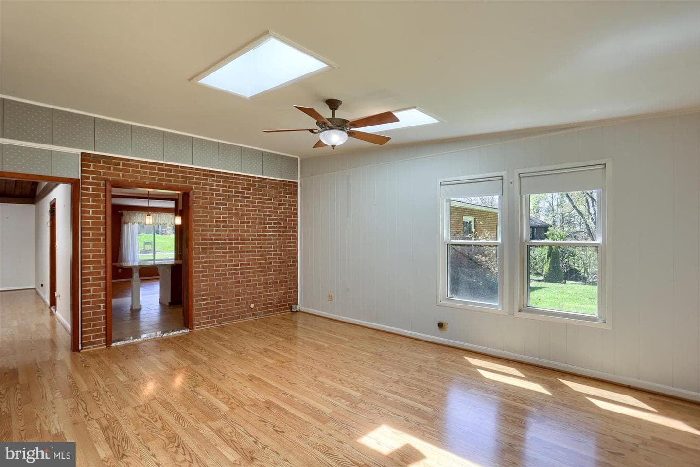 118 W Belcrest Road photo 21