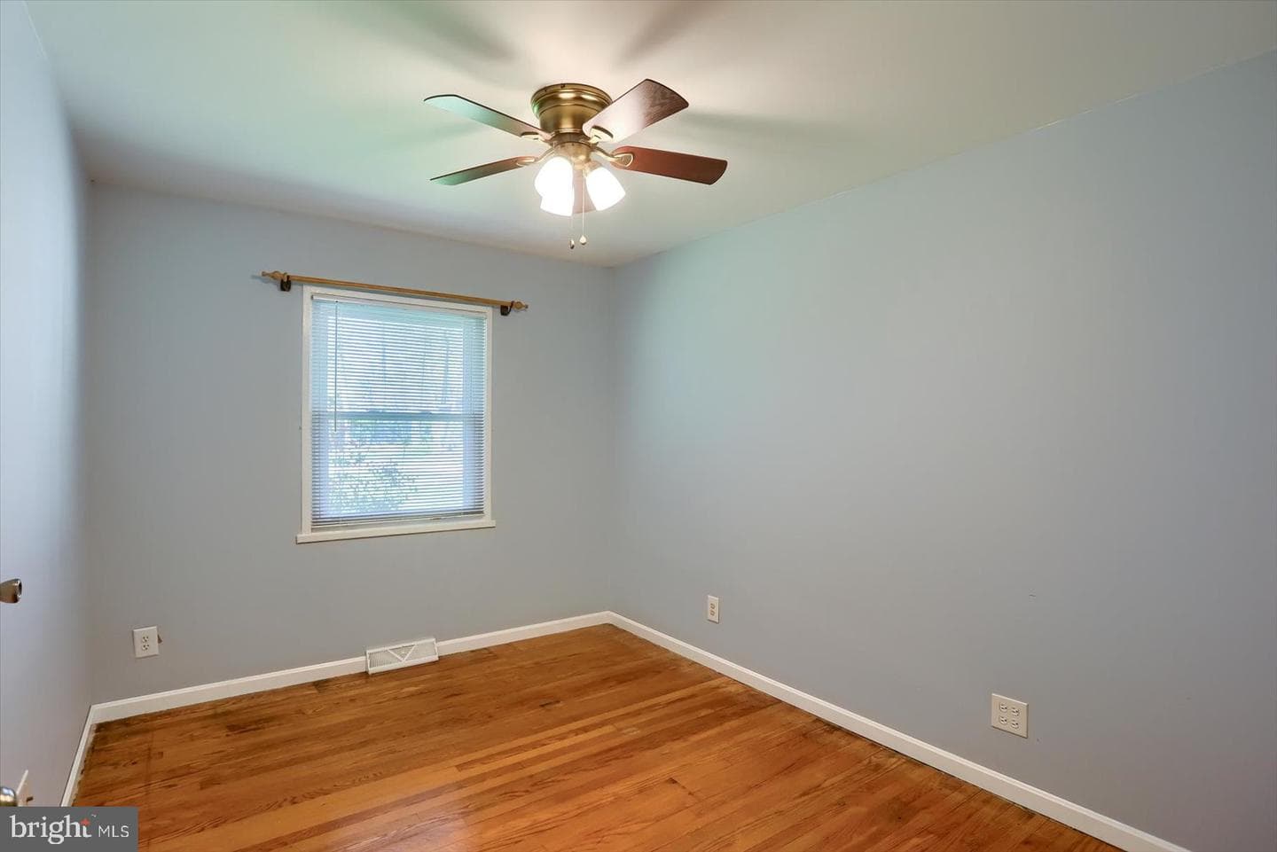 118 W Belcrest Road photo 29