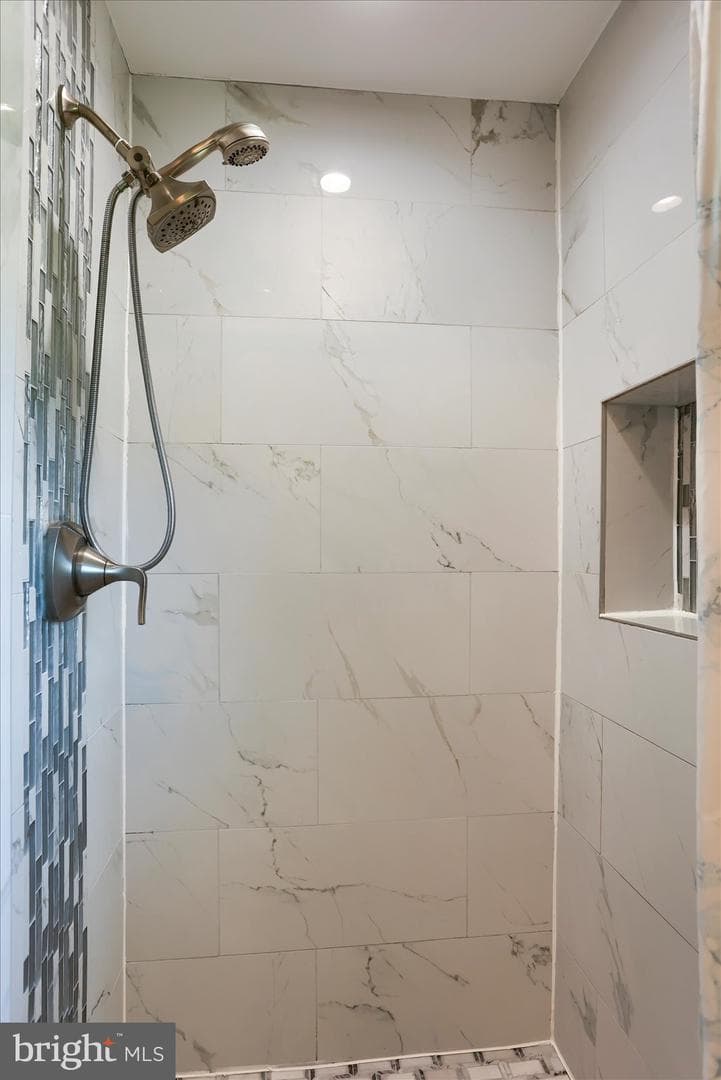 118 W Belcrest Road photo 32