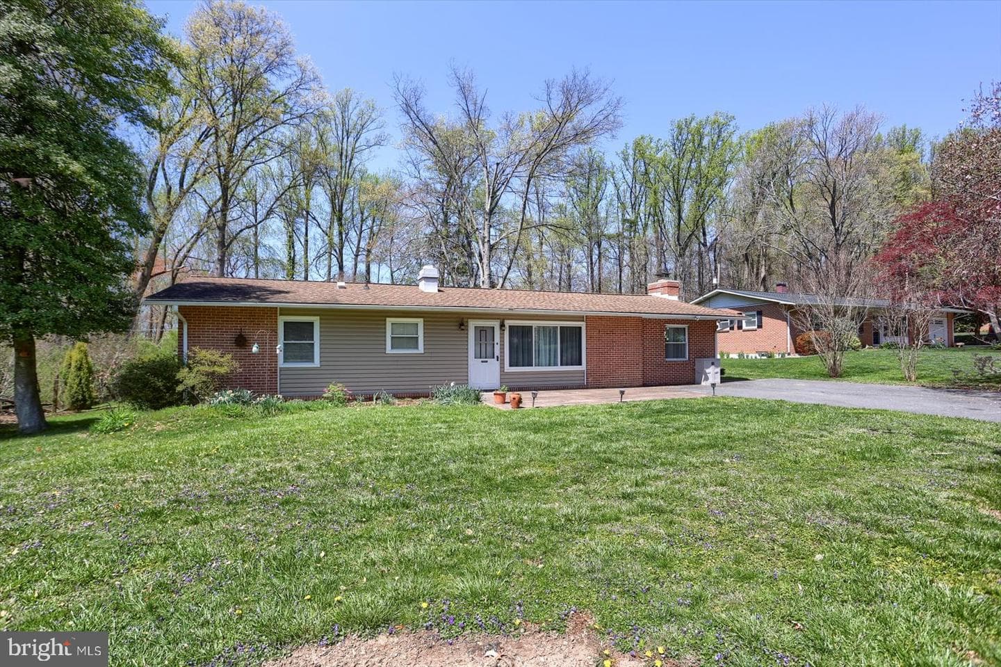 118 W Belcrest Road photo 4