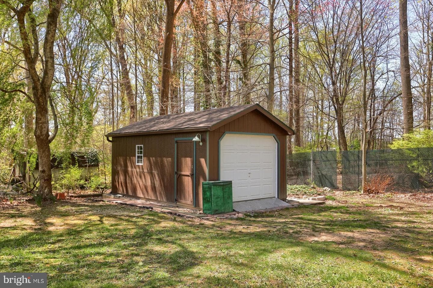 118 W Belcrest Road photo 42