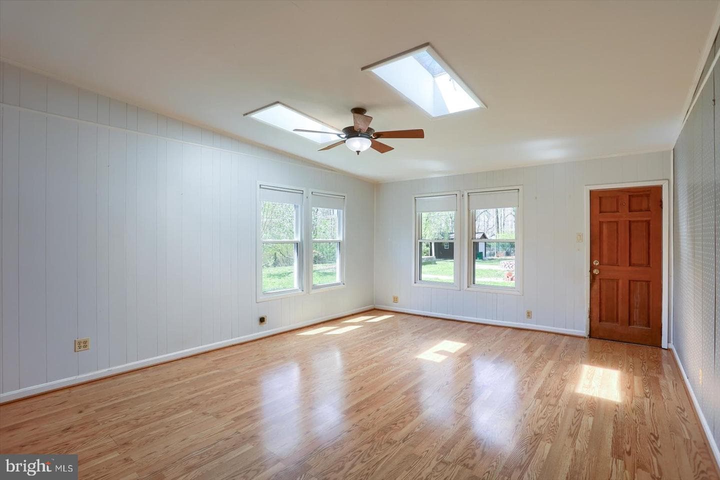 118 W Belcrest Road photo 6