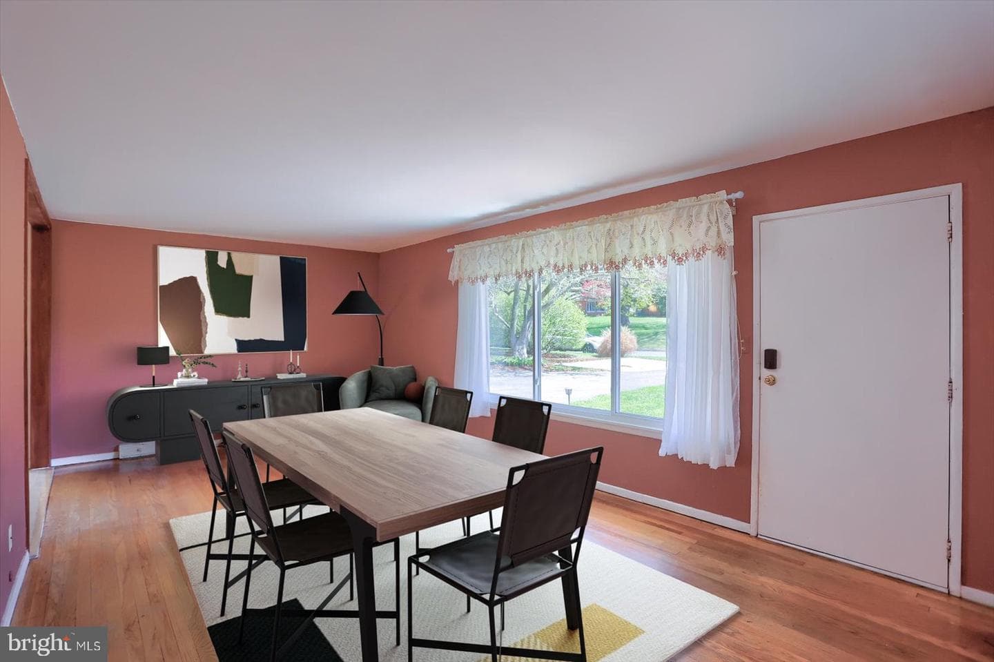 118 W Belcrest Road photo 9