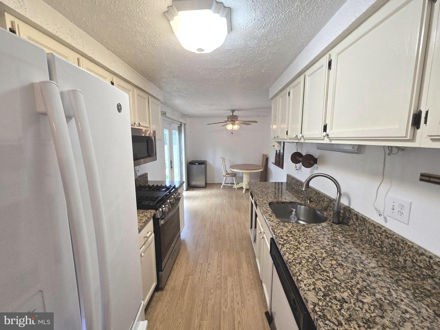 2805 White Rose Court photo 12