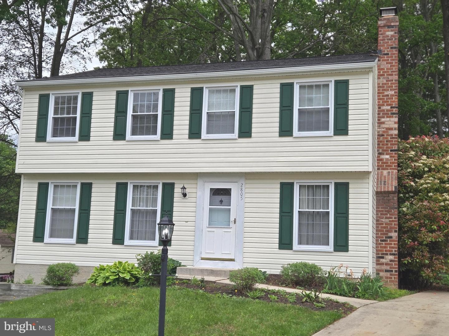 2805 White Rose Court photo 2