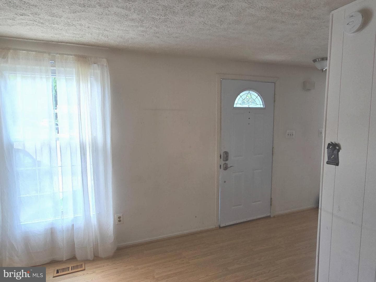 2805 White Rose Court photo 4