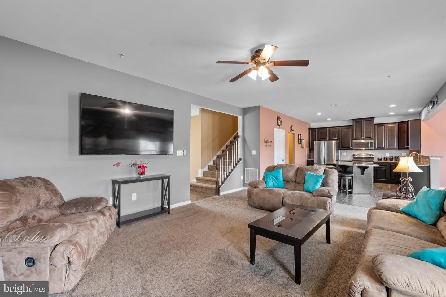 1109 Melissa Court photo 3