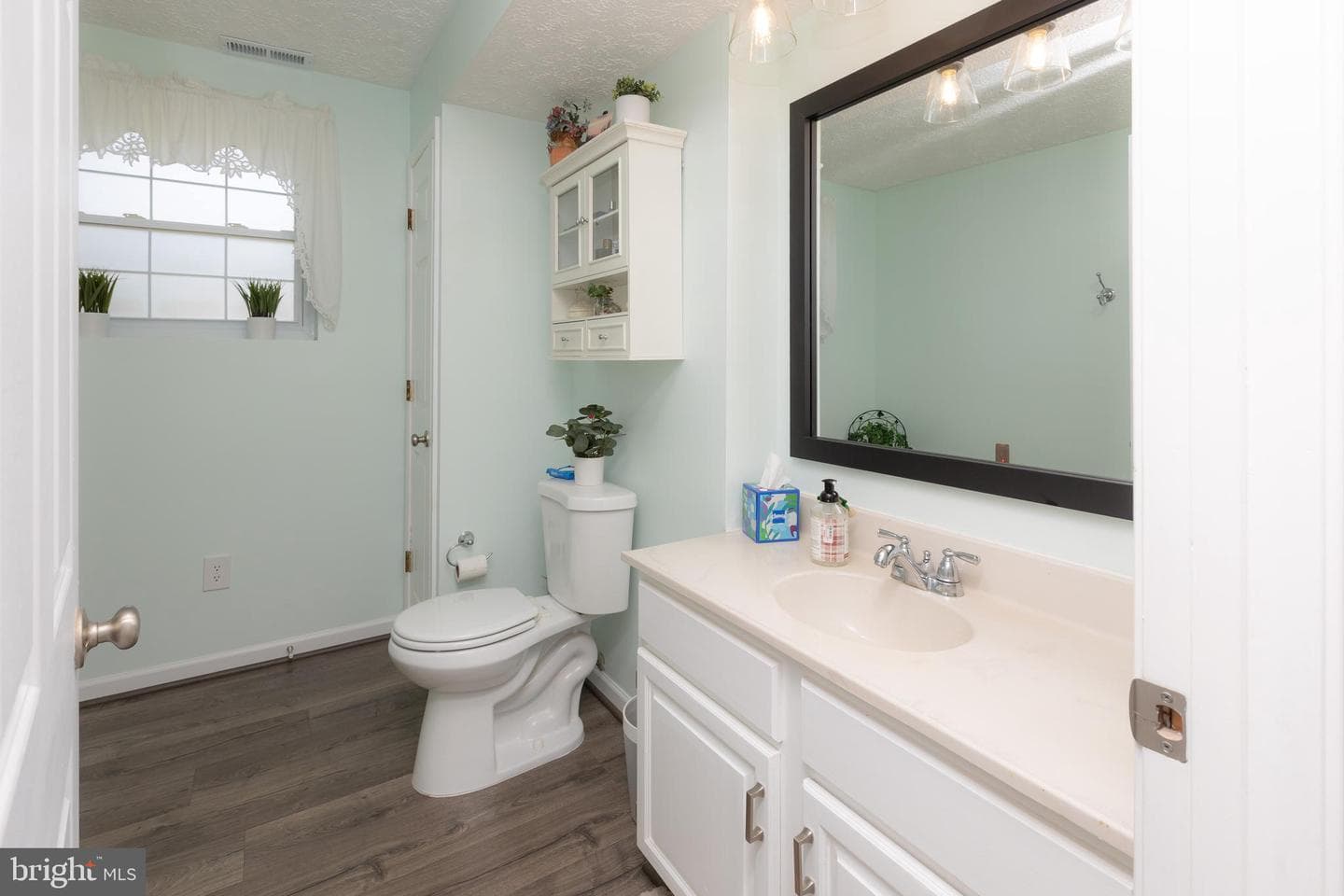 718 High Plain Drive photo 29