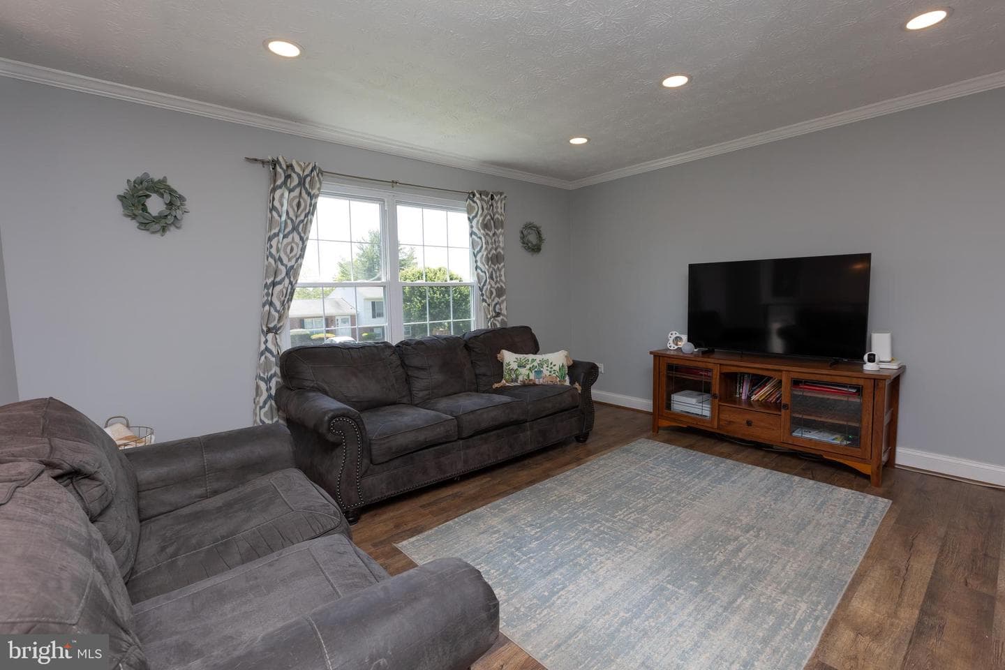 718 High Plain Drive photo 5