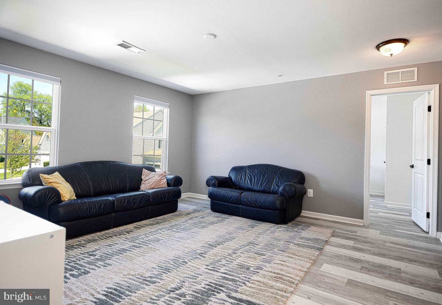 739 Falcon Lane photo 33