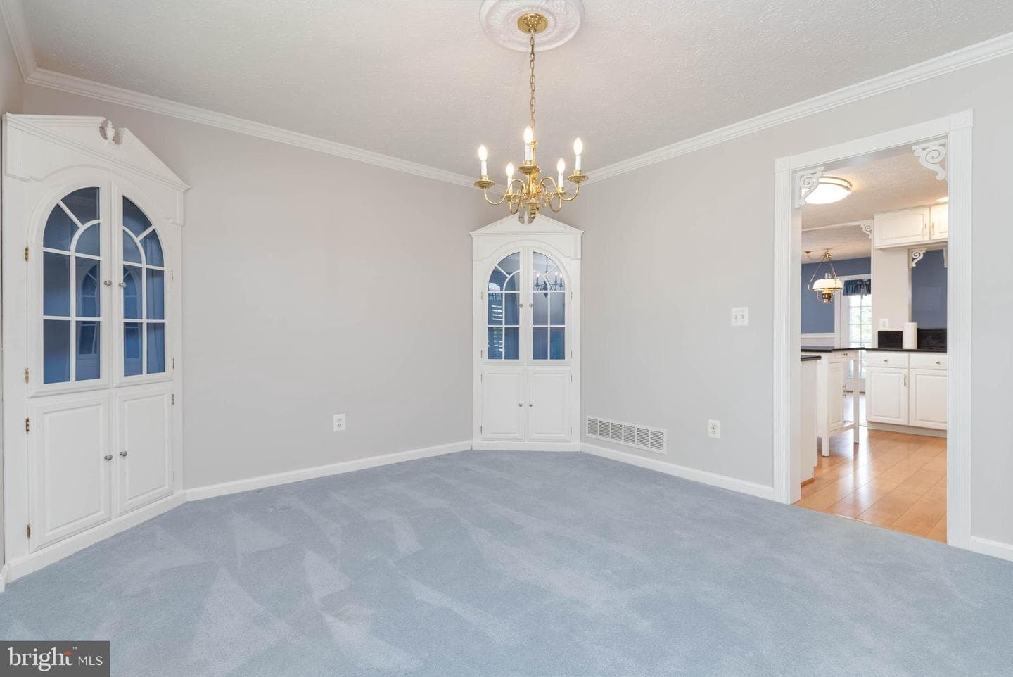 729 Rosecroft Court photo 14