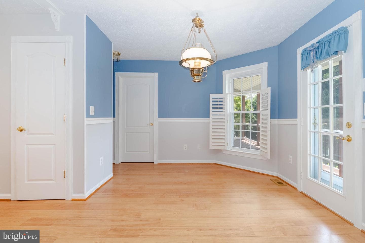 729 Rosecroft Court photo 21