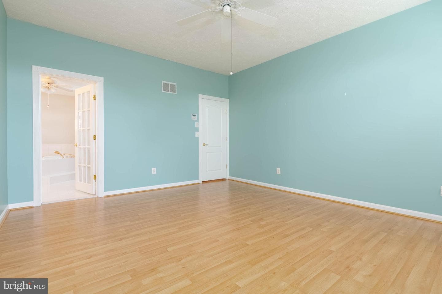 729 Rosecroft Court photo 33